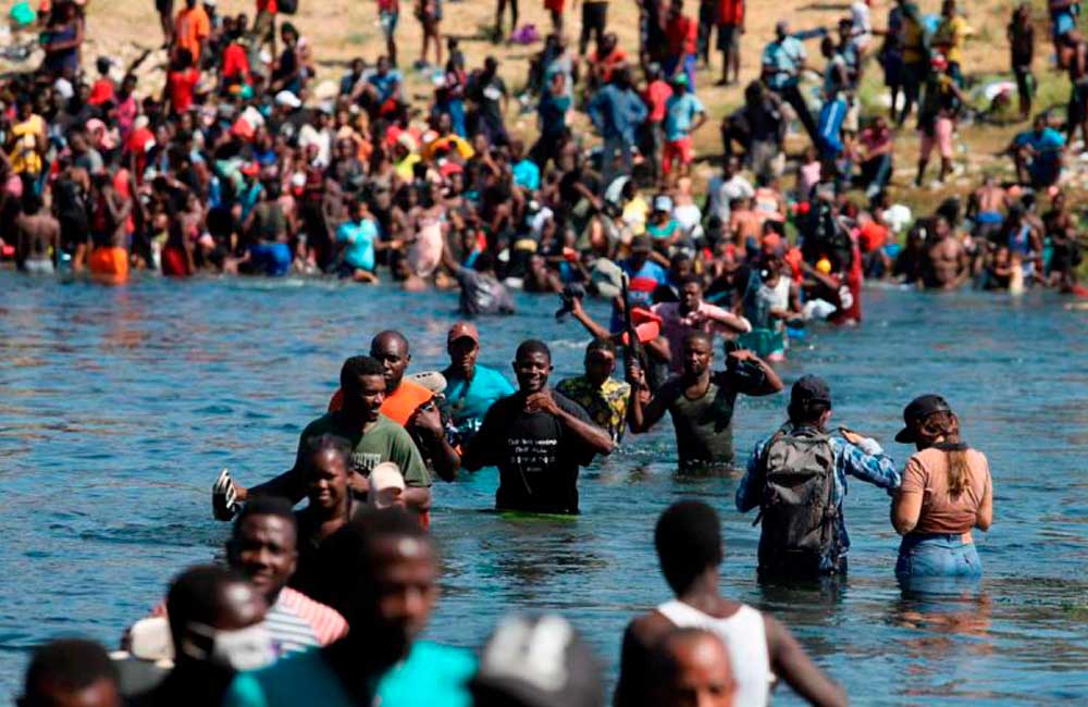 Advierte Ebrard ‘engaño monumental’ a migrantes haitianos sobre una oportunidad para obtener una residencia en EU