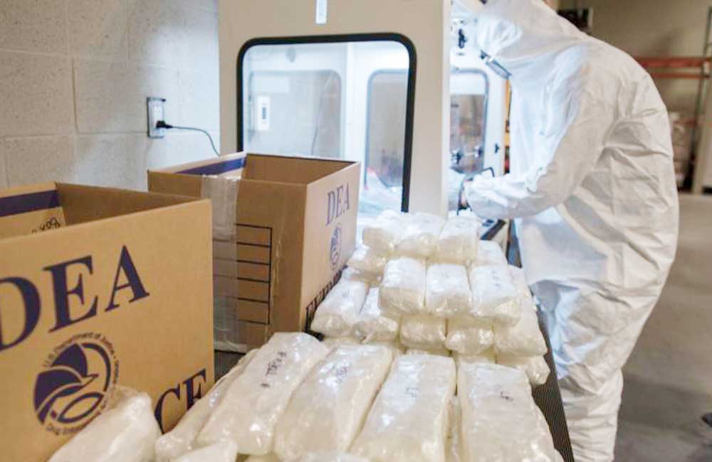DEA lanza alerta por circulación de medicinas falsas con fentanilo producidas en México