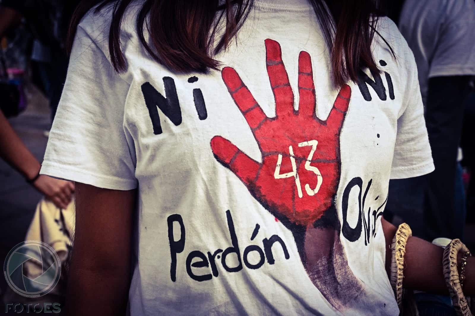 “¡Ayotzinapa vive!”, el grito por los 43 normalistas desaparecidos hace 7 años