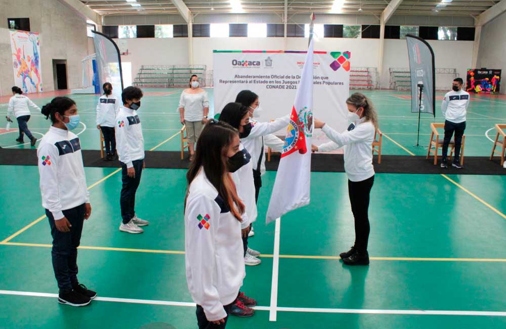 La selección estatal de Juegos Nacionales Populares es abanderada por la titular del Incude Oaxaca
