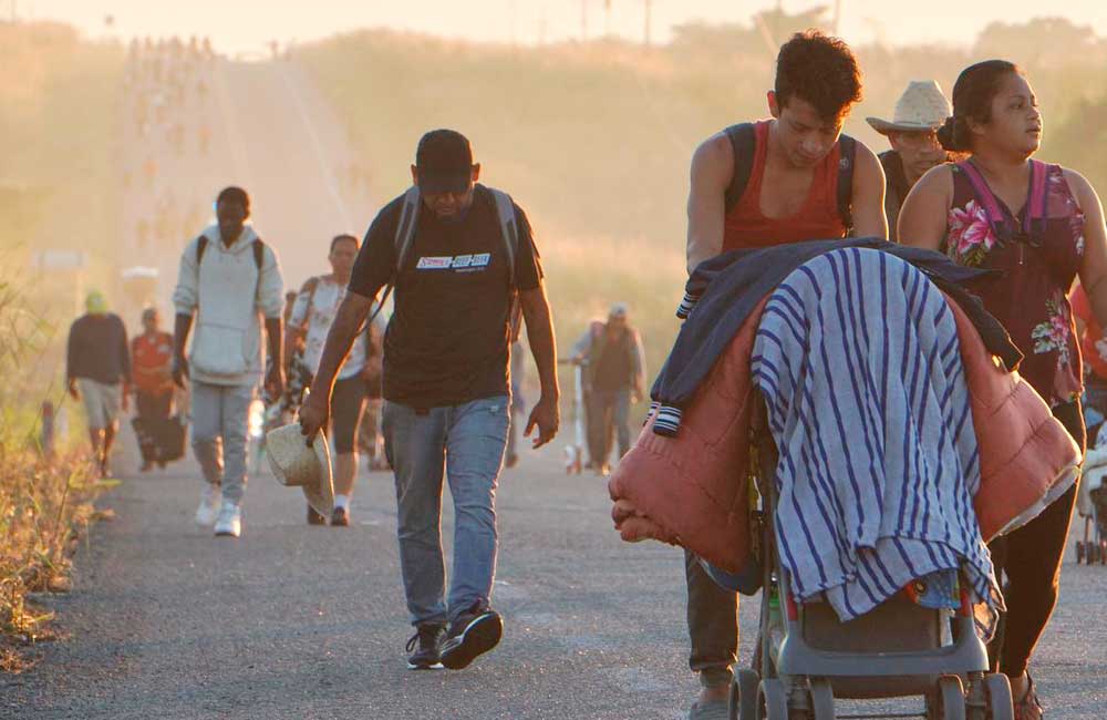 Han solicitado residencia permanente en México, al menos 800 personas de la caravana migrante : Segob