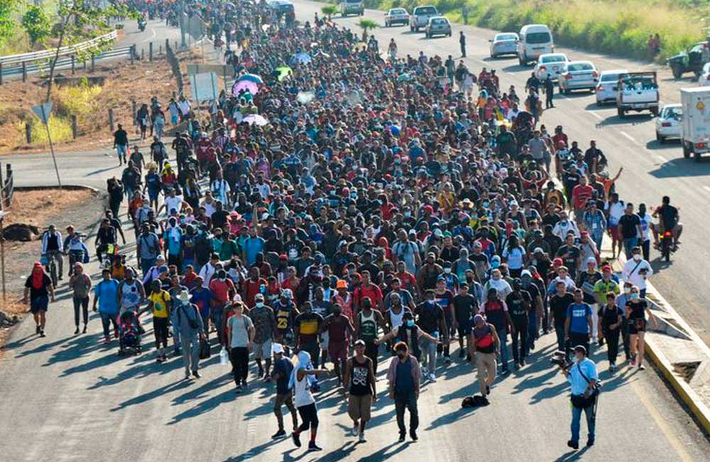 Nueva caravana de 2,000 migrantes avanza por Chiapas