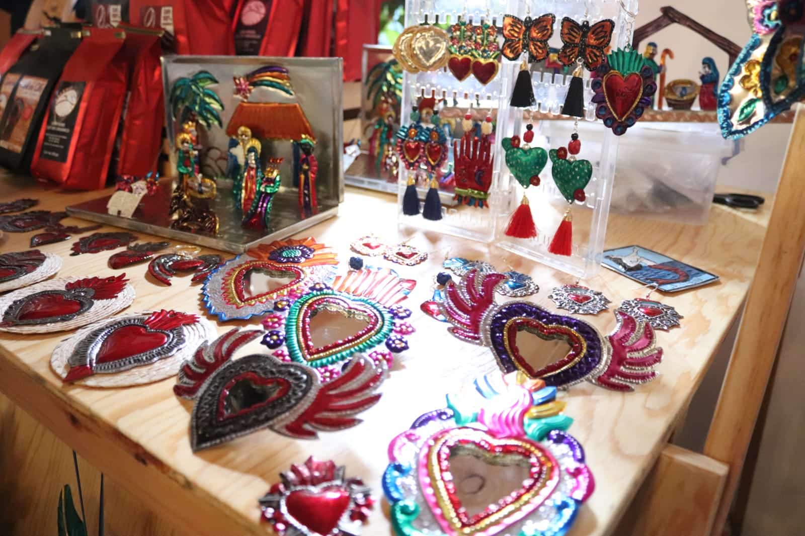 SMO inaugura “Mini Boutique Oaxaca” Mujeres con Talento