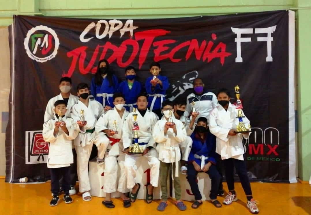 El equipo estatal de judo regresa con 11 trofeos de la Copa Judotecnia