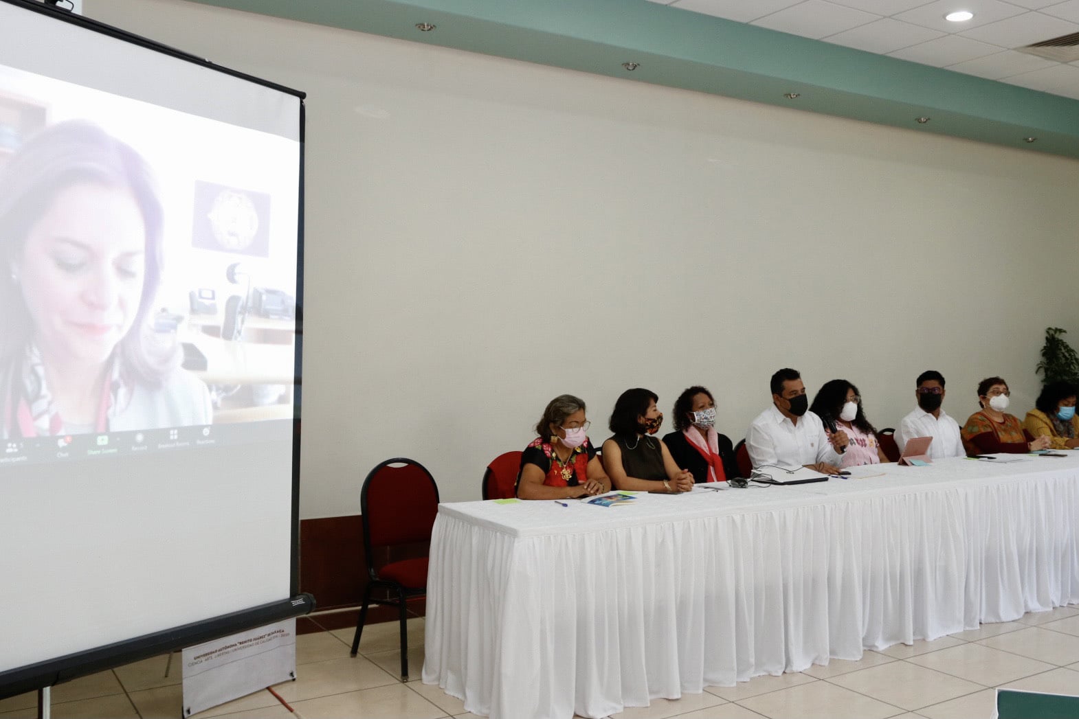 La UABJO imparte Cátedra Itinerante de Mujeres Afromexicanas
