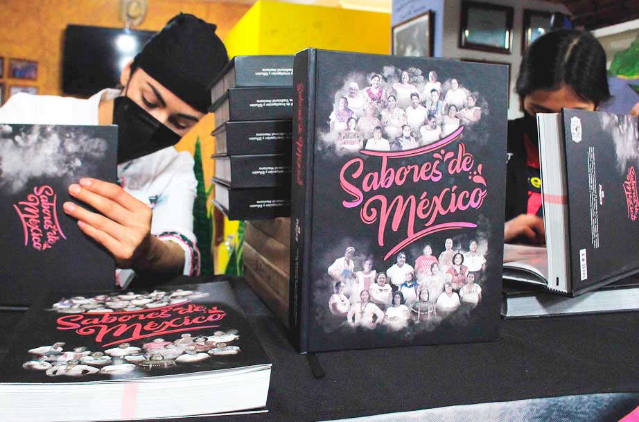 Presentan en la UABJO el libro “Sabores de México”