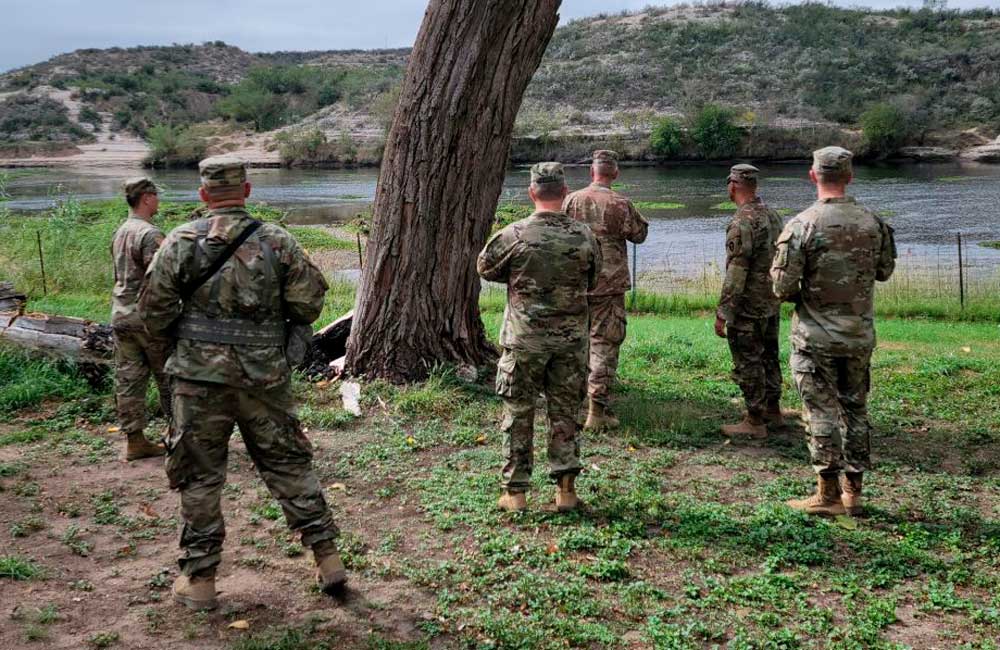 Soldados descontentos por políticas migratorias de Texas en la frontera