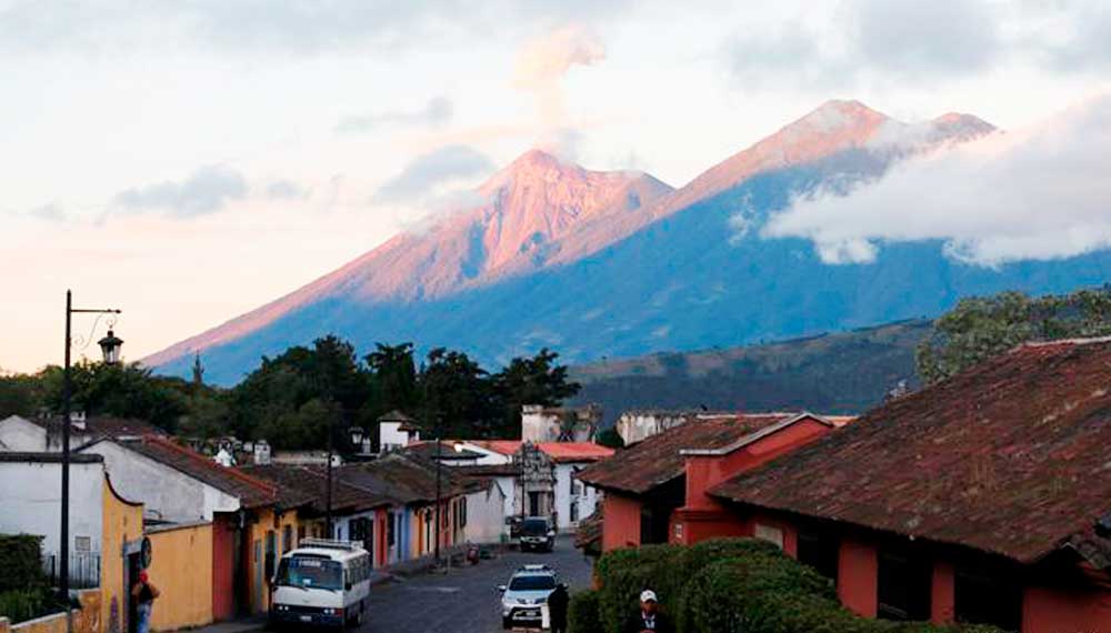Continúa la alerta tras la erupción del volcán de Fuego en Guatemala
