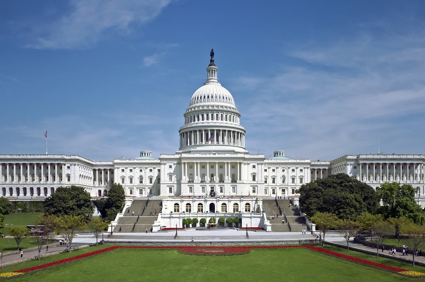 Desalojan el Capitolio de EEUU por supuesta “amenaza aérea”