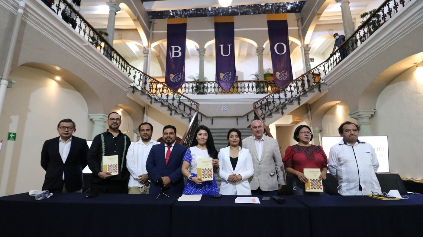 Presentan libro sobre los sistemas normativos indígenas en  Oaxaca