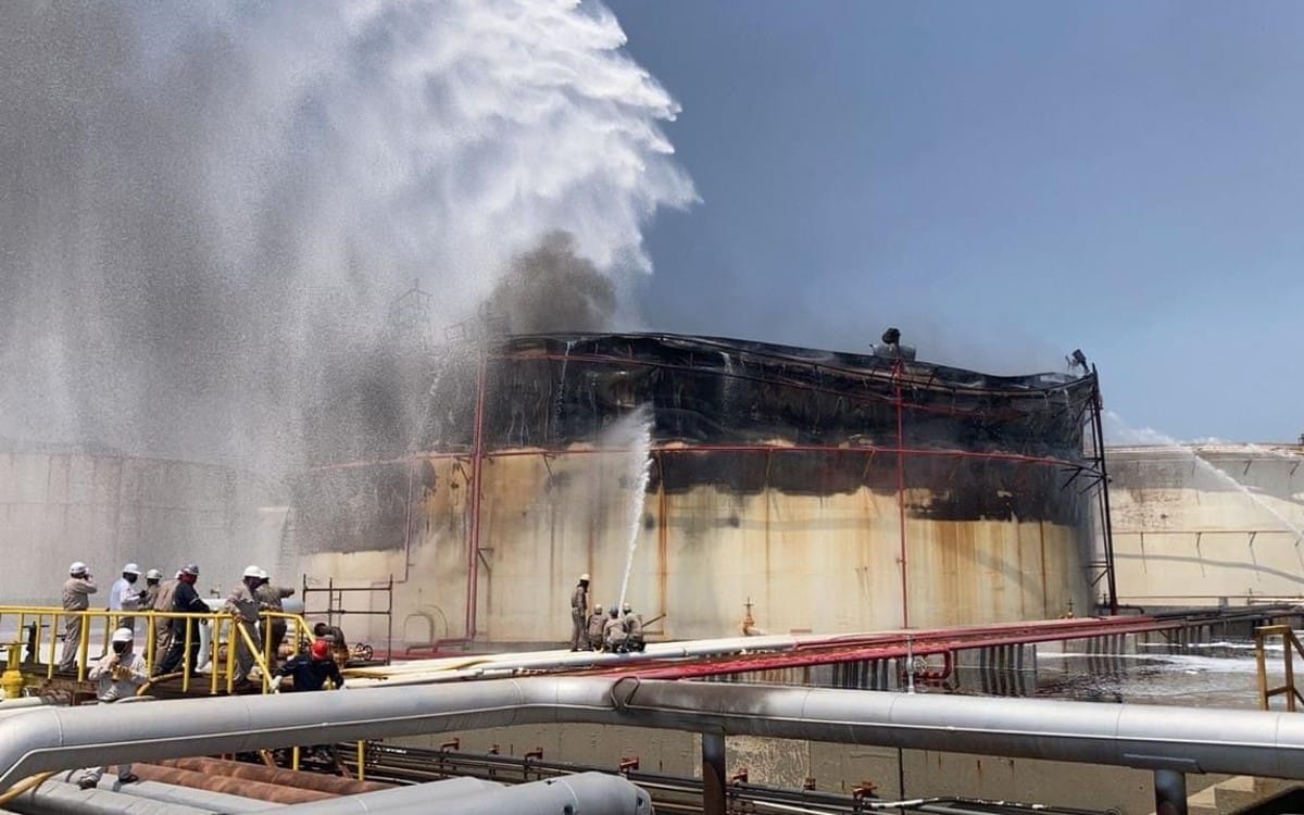 Controlan incendio que se había reactivado en la Refinería de Salina Cruz