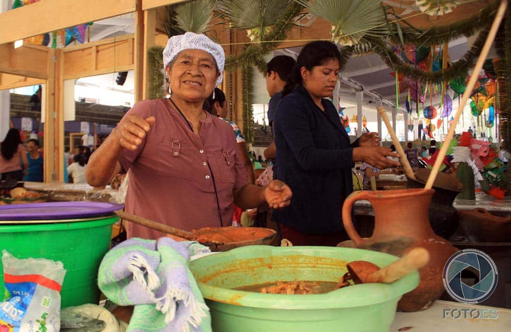 Presentan programa en beneficio de cocineras tradicionales de Oaxaca