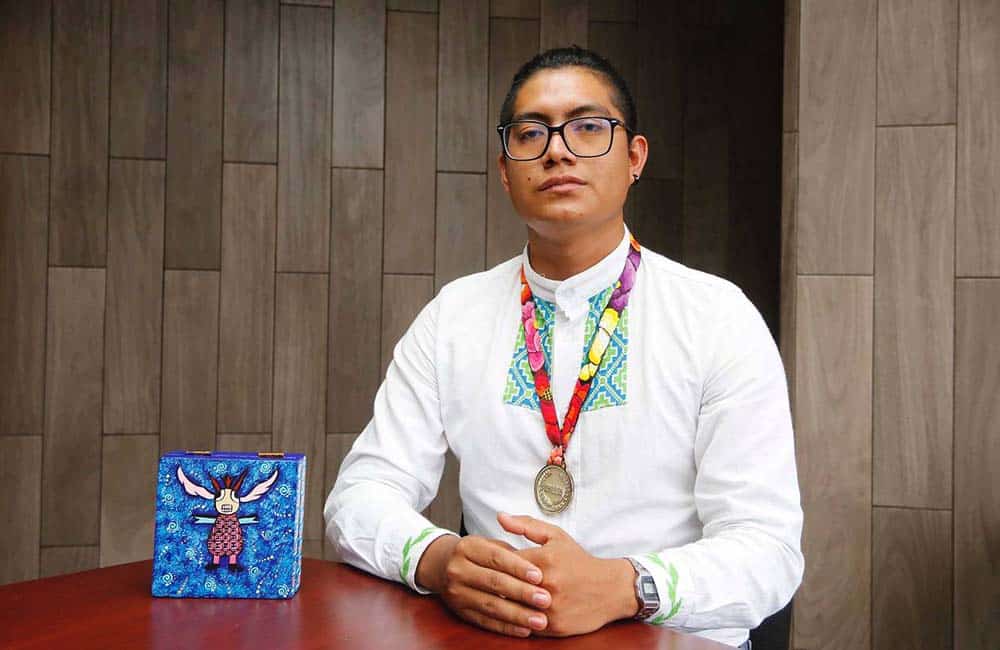 Estudiante de Derecho de la UABJO, recibe Premio Estatal de la Juventud 2022
