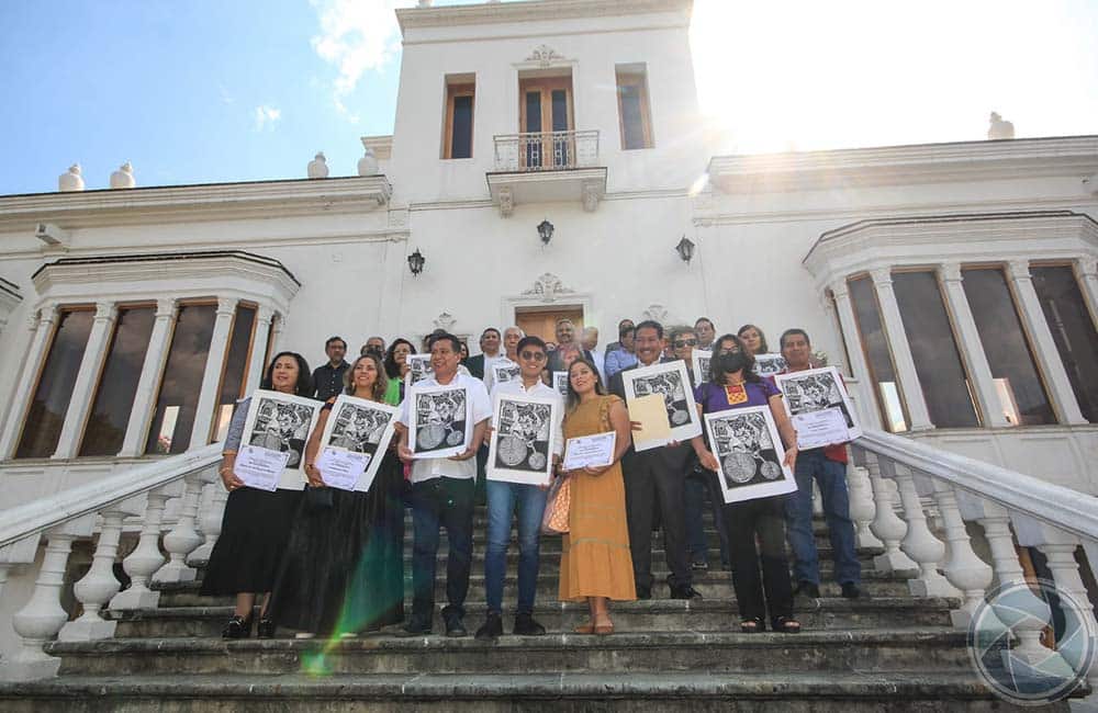 Galardonan a periodistas de Oaxaca y anuncian nueva Licenciatura en Periodismo