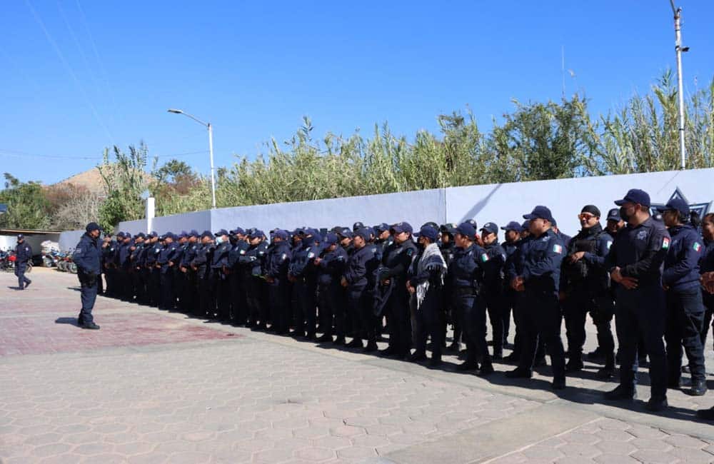 Policías municipales de Xoxocotlán están de luto, pero continúan laborando