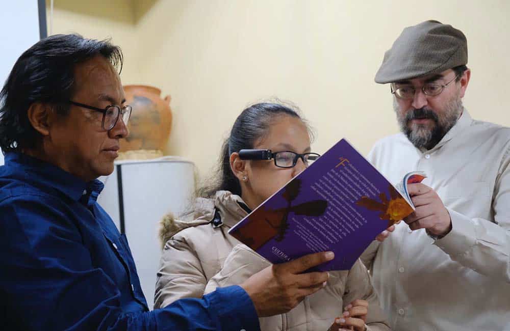 Dona Gobierno de Israel a Biblioteca de Oaxaca, dispositivo de lectura para ciegos