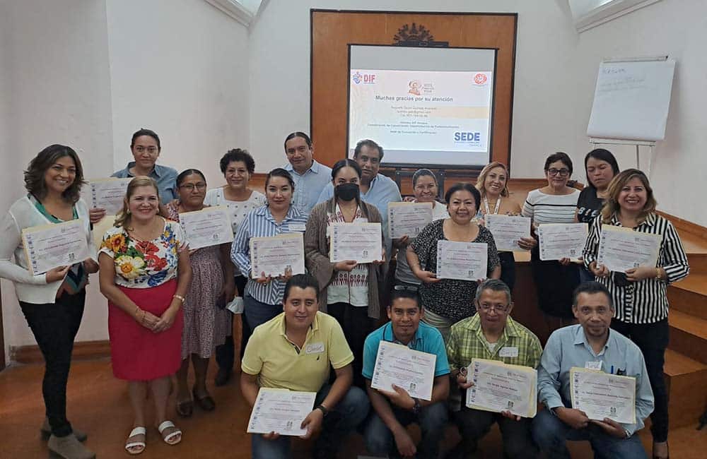 Personal del Registro Civil de Oaxaca se capacita para brindar una mejor atención
