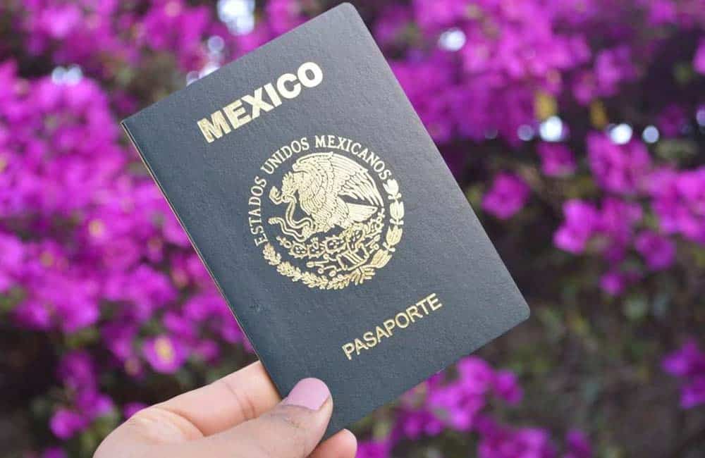 Acompaña IAIMO a familias migrantes oaxaqueñas para obtención de pasaportes