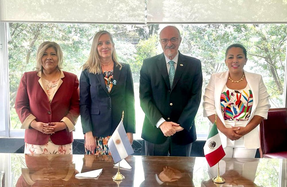 Se reúne Sectur Oaxaca con diplomáticos de Argentina y Canadá en México