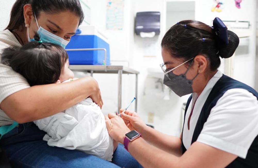 Llama SSO a familias a completar el esquema de vacunación de niñas y niños
