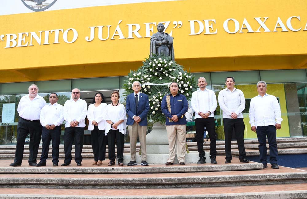 Conmemora UABJO Aniversario luctuoso de Benito Juárez, su rector supremo