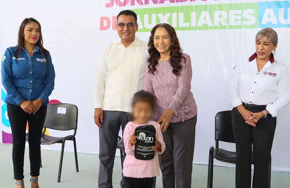DIF Oaxaca y Monte de Piedad apoyan a personas con discapacidad auditiva