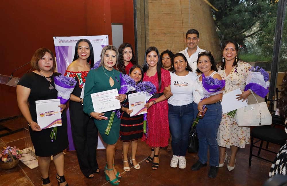 Impulsa el Gobierno de Oaxaca liderazgo de mujeres en las ocho regiones
