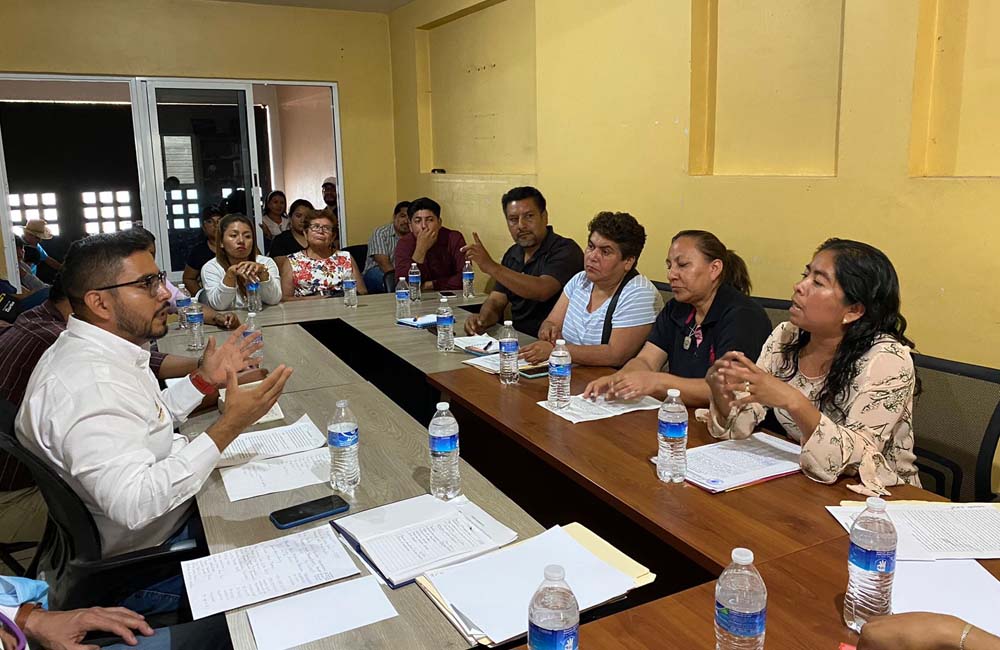 Atienden IFREO y Sego peticiones de gestores en Miahuatlán