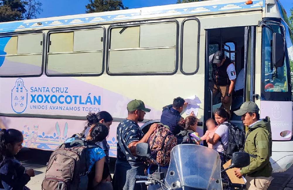 Policía Municipal de Xoxocotlán asegura a 86 personas indocumentadas