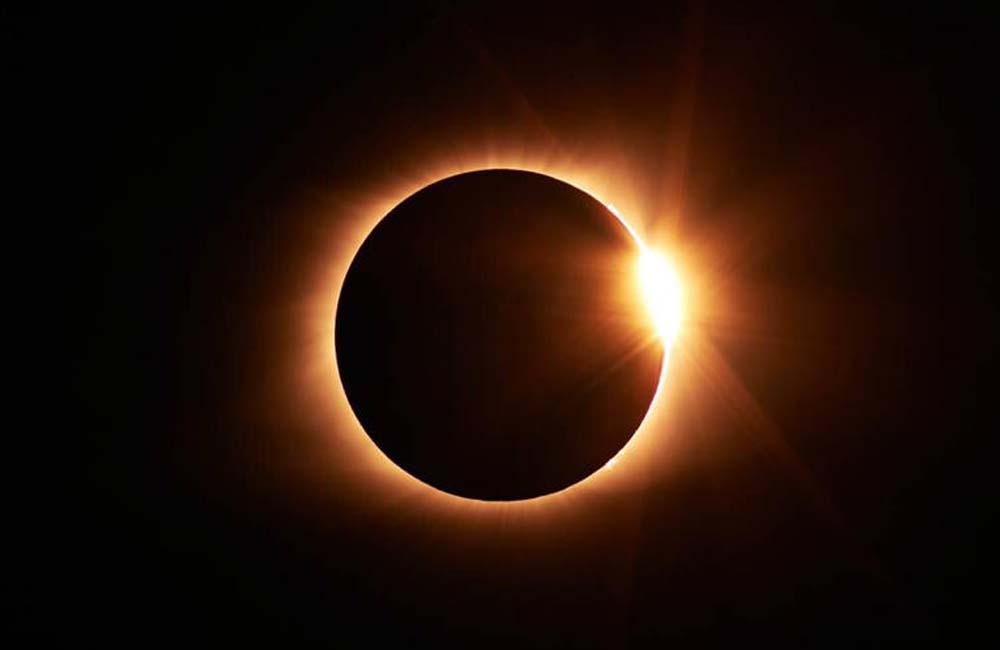 Invita Planetario Nundehui a observar el eclipse solar total en sus instalaciones