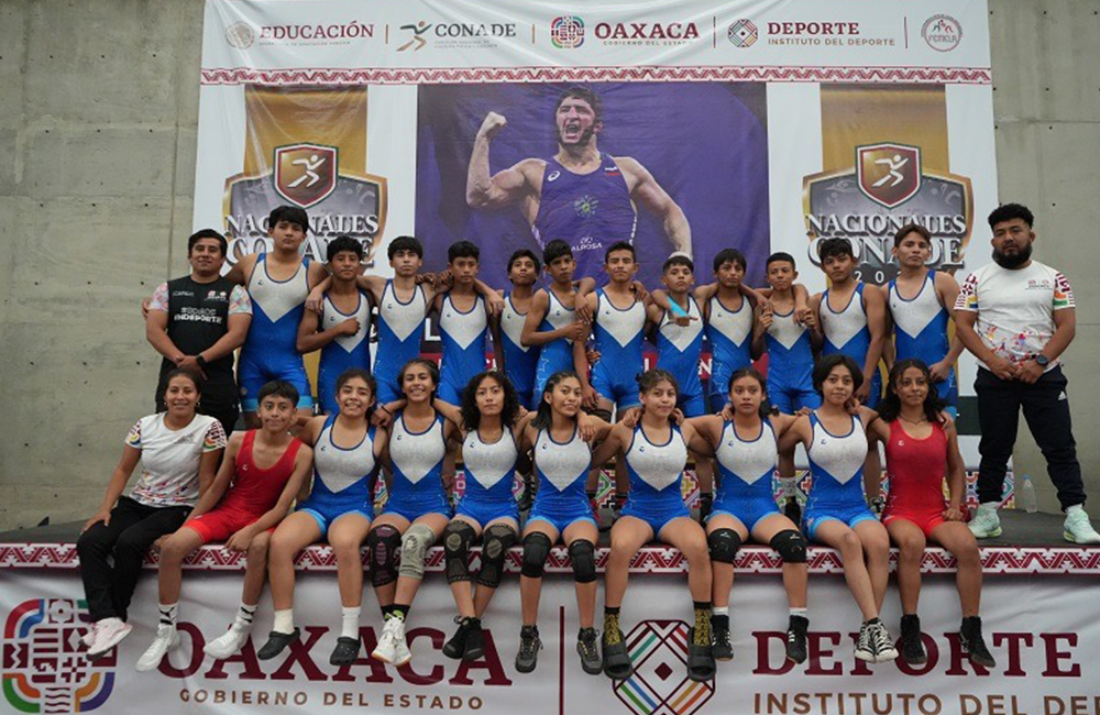 Deportistas de Oaxaca destacan en competencia Macrorregional de Luchas Asociadas