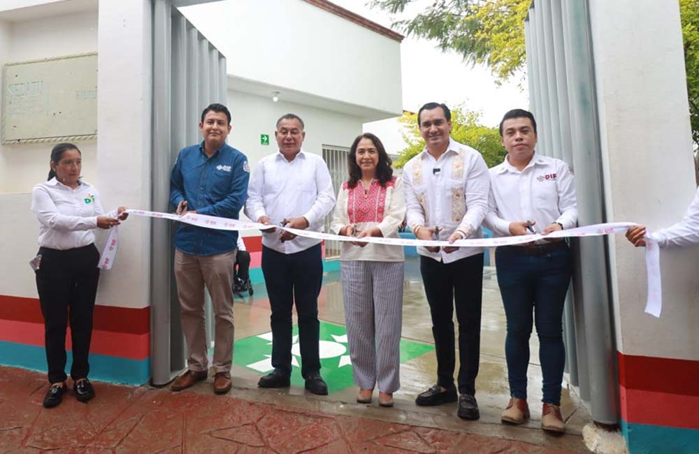 Presidenta del DIF Oaxaca y autoridades municipales, inauguran UBR en Xoxo