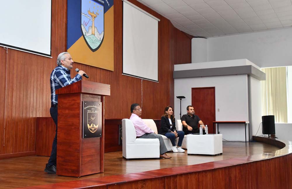 Charla sobre la Reforma Judicial en la Facultad de Derecho UABJO