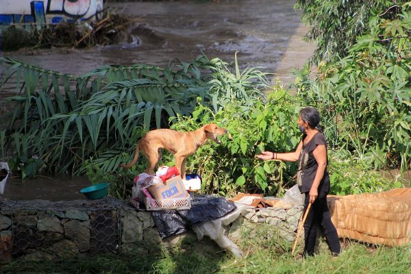Personas en situación de calle son afectadas por las lluvias