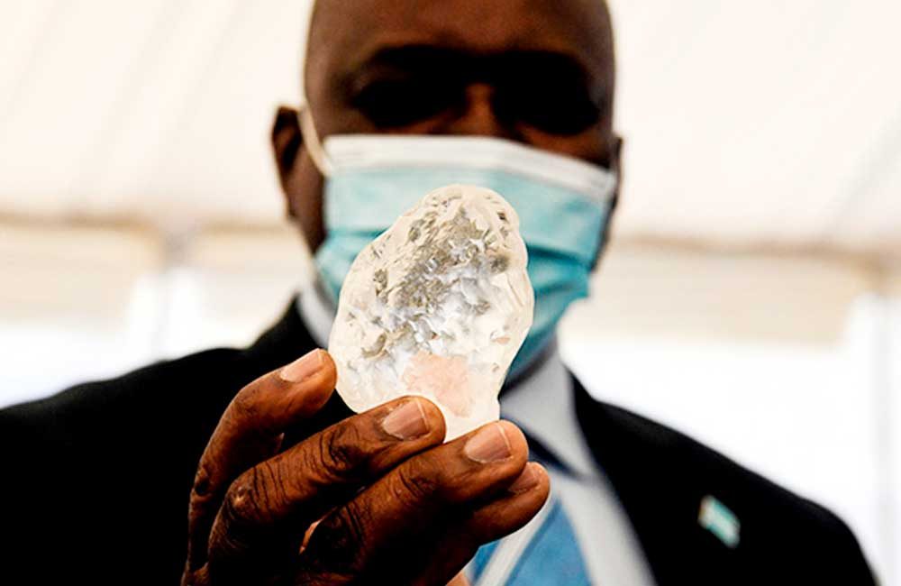 Encuentran-el-tercer-mayor-diamante-del-mundo-en-África