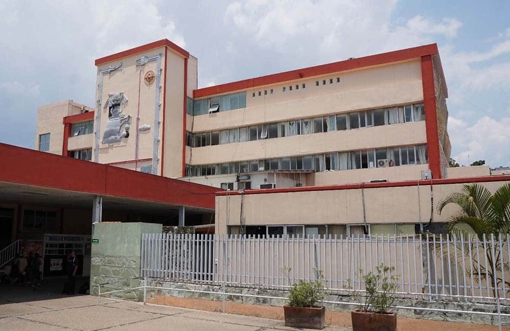 Hospital Aurelio Valdivieso 58 años