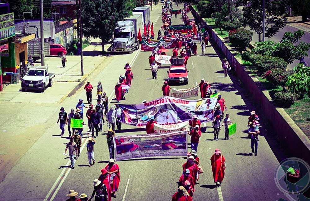 Triquis-realizan-marcha-nacional-para-exigir-retorno-seguro-a-su-comunidad-Tierra-Blanca-Copala-7